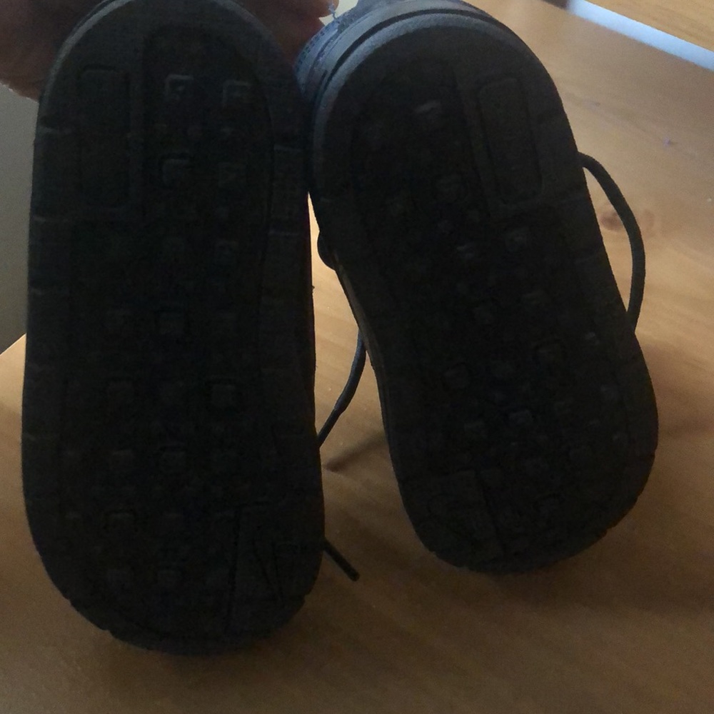 Nike - Picture 4 of 6